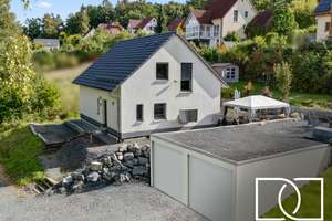 Hochwertiger KfW-55-Neubau! Energieeffizientes Einfamilienhaus in ruhiger Lage – Die vollständige Adresse der Immobilie erhältst du vom Anbieter., 95361 Ködnitz – Vorschaubild 1