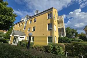 Sofort vermietbar! Oder doch lieber selbst beziehen? Geräumige 2-Zimmer-Wohnung mit Entwicklungspote – Zum Heiderand 26, 1328 Weißig, Dresden – Vorschaubild 2
