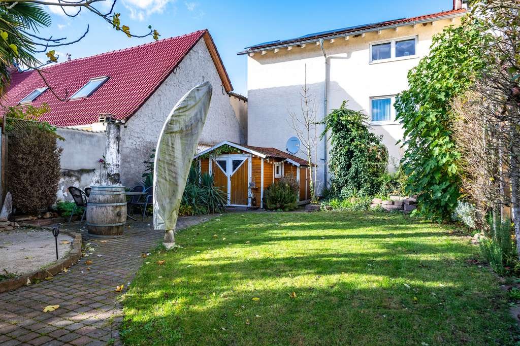 Immobilie in Schöneck - Schöneck-Oberdorfelden: Charmantes Einfamilienhaus mit flexibel gestaltbarer Laden- / Bürofläche - Bild 4