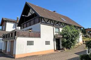 Attraktives Einfamilienhaus mit lichtdurchflutetem Wohnbereich und Balkon - perfekt für Ihre Familie – Die vollständige Adresse der Immobilie erhältst du vom Anbieter., 77815 Bühl – Vorschaubild 1