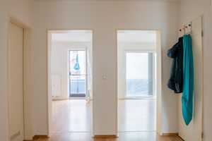Geschmackvolle, sanierte 3-Zimmer-Wohnung mit Balkon in Köln Sürth – Kölnstr. 42, 50999 Köln – Vorschaubild 1