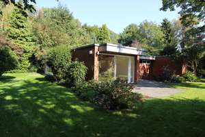 Stadtwaldlage in Müngersdorf, Bauhausstil, freistehend, 1100 m² Garten, Privatstraße