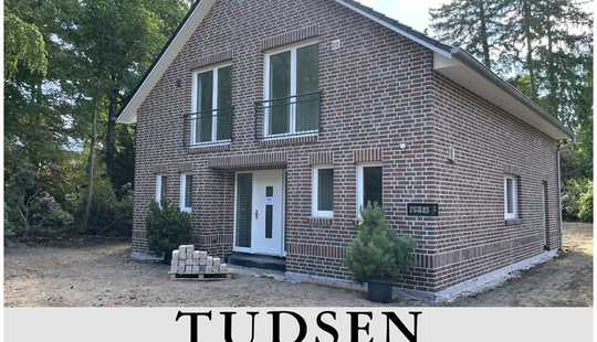 Bild von Neubau hochwertiges A+ Rotklinker-Effizienzhaus 40 in bester Villenlage.