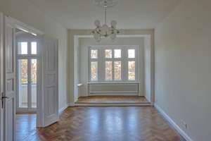 GROßE 3 RAUM ,BALKON,AUFZUG,DUSCHE,WANNE,PARKETT – 10405 Prenzlauer Berg, Berlin – Vorschaubild 3