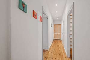 GRÜNDERZEIT-ALTBAUWOHNUNG MIT 2 BALKONEN, AUFZUG UND ENERGIEEFFIZIENZKLASSE B IN BESTLAGE – Liebigstraße 36, 10247 Friedrichshain, Berlin – Vorschaubild 8