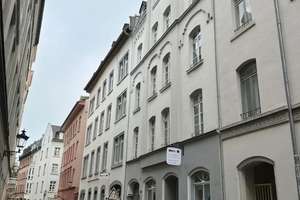 Einmalige Kapitalanlage in Mainz-Altstadt: MFH mit 4 Wohneinheiten, 1 Laden und 6 Stellplätzen