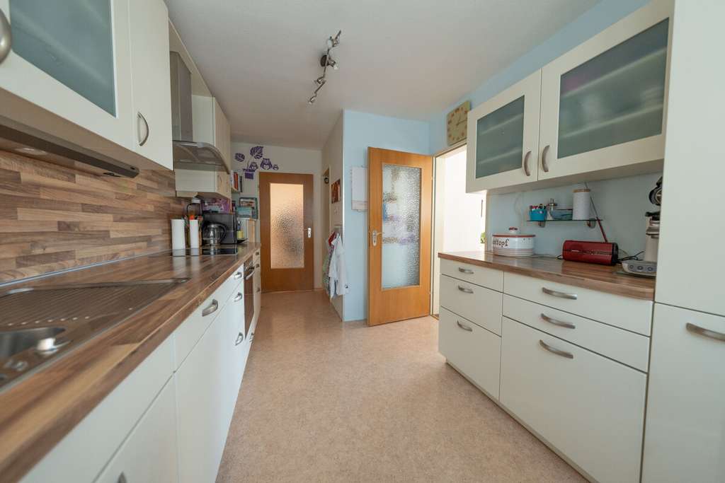 Immobilie in Kaufbeuren - Gepflegte & großflächige 4-Zimmer-Wohnung mit großem Balkon in Kaufbeuren-Neugablonz zu verkaufen - Bild 1