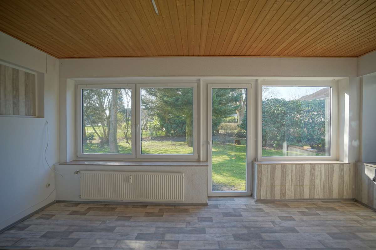 Immobilie in Schiffdorf - Volksbank Immobilien:
Einfamilienhaus mit Einliegerwohnung auf herrlichem Grundstück - Bild 2