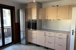 Geräumige und helle Altbauwohnung mit Dachterrasse in bester Karlsfelder Lage – Blumenstraße 34, 85757 Karlsfeld – Vorschaubild 5