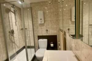 Oberkassel! Hochwertig möblierte 2-Zimmer-Wohnung mit 2 Balkonen, Einbauküche und Garage – Hartwichstraße 5, 40547 Niederkassel, Düsseldorf – Vorschaubild 9
