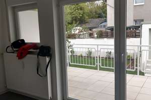 Koblenz-Metternich: Großzügige 2 ZKB-Wohnung mit Sonnenbalkon im Erdgeschoss in ruhiger Wohnlage – Die vollständige Adresse der Immobilie erhältst du vom Anbieter., 56072 Metternich, Koblenz – Vorschaubild 1