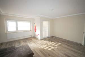 4 Zimmerwohnung mit Einbauküche, Balkon und modernem Wohnkomfort