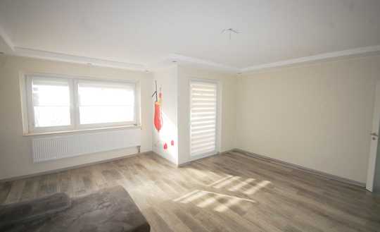 4 Zimmerwohnung mit Einbauküche, Balkon und modernem Wohnkomfort