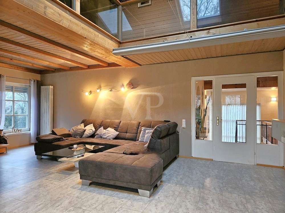 Immobilie in Aurach - Stilvolle Architektenvilla mit großem Grundstück - Bild 2