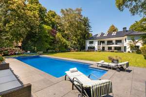 EIN STÜCK MARIENBURGER GESCHICHTE – DENKMALGESCHÜTZTE VILLA MIT POOL UND PARKÄHNLICHEM GARTEN – Die vollständige Adresse der Immobilie erhältst du vom Anbieter., 50968 Marienburg, Köln – Vorschaubild 10