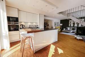 Exklusiver Maisonette-Wohntraum mit Dachterrasse – Repräsentatives Wohnen in der Altstadt von ING