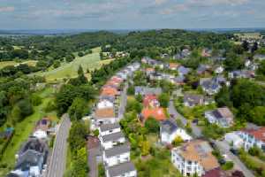 Weiter Blick ins grüne Lauterbachtal in Königsw.-H´Rott  , freist. EFH Bj. 2001 auf 518 m² Grundst. – Rhein-Sieg-Kreis – Vorschaubild 27