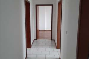 großzügige 3 Zimmer-Wohnung mit Balkon und Stellplatz