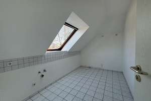 Schöne 2-Raum-Wohnung mit Balkon und Tiefgaragenstellplatz in ruhiger Lage! – Hauffstraße 3,5, 39114 Herrenkrug, Magdeburg – Vorschaubild 4