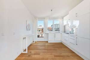Über den Dächern des Bötzowviertels Ein Zuhause mit Licht, Ruhe und besonderer Energie – Die vollständige Adresse der Immobilie erhältst du vom Anbieter., 10407 Prenzlauer Berg, Berlin – Vorschaubild 9