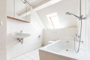 Helle Dachgeschoss-Wohnung | Ruhige Wohnlage | Tageslichtbad mit Wanne – Diakonissenstraße 4, 4177 Altlindenau, Leipzig – Vorschaubild 8