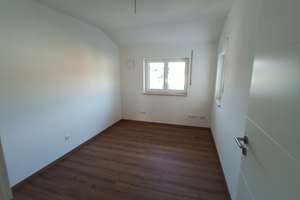 Großzügige 4,5-Zimmer-Wohnung mit Balkon in Ergoldsbach – Die vollständige Adresse der Immobilie erhältst du vom Anbieter., 84061 Ergoldsbach – Vorschaubild 10