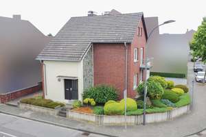 Großzügiges Zweifamilienhaus mit Balkon, Terrasse, Garten und 2 Tiefgaragen im idyllischen Loverich – Die vollständige Adresse der Immobilie erhältst du vom Anbieter., 52499 Baesweiler – Vorschaubild 62