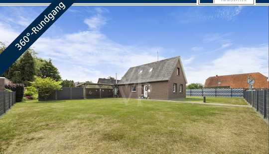 Bild von Einfamilienhaus mit großem Grundstück