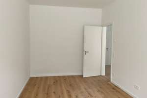 Ruhige Innenhoflage mit Terrasse: 2 Zimmer mit viel Platz zum Einrichten, Tageslichtbad, Abstellraum – Hildesheimer Straße 450, 30519 Wülfel, Hannover – Vorschaubild 11