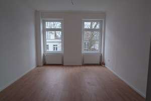 helle Altbauwohnung im Zentrum