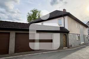 Wohnhaus mit Gewerbe im Herzen von ER-Bruck...Aufteiler, Projektentwickler, Eigennutzer aufgepasst