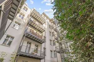 Altbautraum mit 50 m² Garten – stilvolle 3-Zimmer-Wohnung im sanierten Gründerzeithau – Die vollständige Adresse der Immobilie erhältst du vom Anbieter., 14057 Charlottenburg, Berlin – Vorschaubild 2