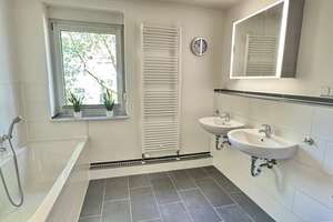 Individuelles EFH mit 2 Einheiten: 11 Zimmer, 409 m² Nutzfl., Keller, Pool, großer Garten! – Puschkinallee xx, 15745 Wildau – Vorschaubild 10