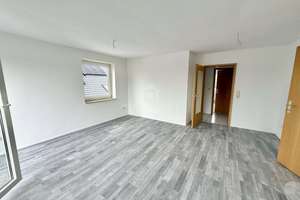 Gepflegte 3-Zimmer-Dachgeschosswohnung mit Balkon in Schwalmstadt-Treysa – Die vollständige Adresse der Immobilie erhältst du vom Anbieter., 34613 Schwalmstadt – Vorschaubild 2