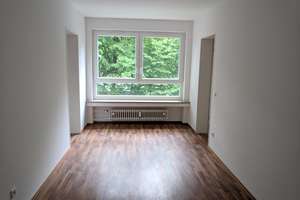 Grundsanierte, geräumige 2,5-Zimmer-Wohnung in München Hadern mit Einbauküche – 81375 Neuhadern, München – Vorschaubild 4