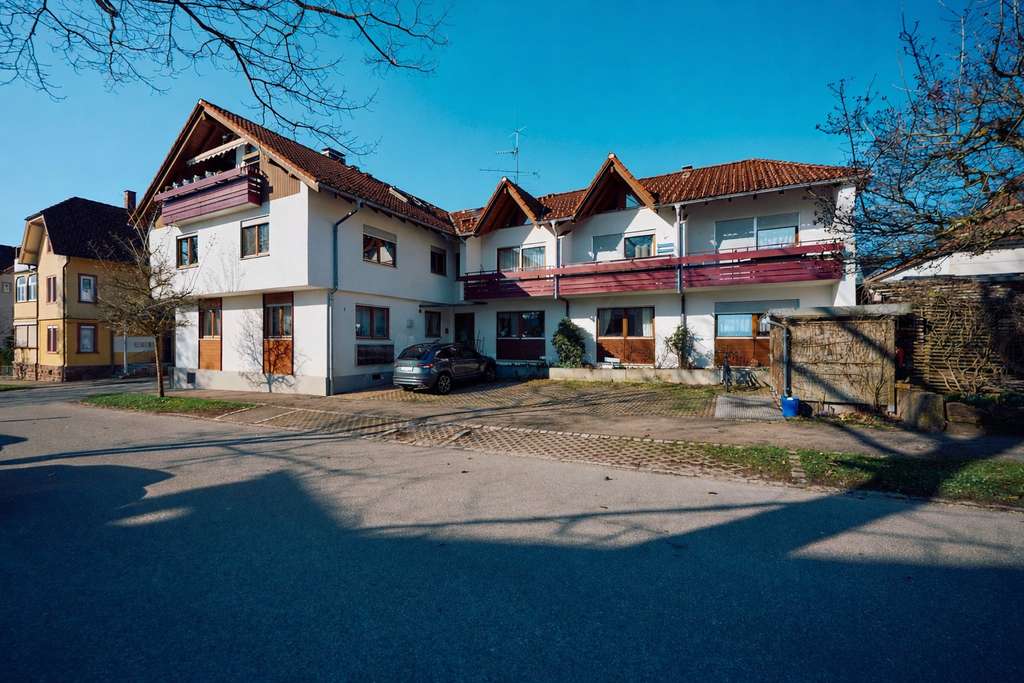 Immobilie in Königsfeld im Schwarzwald - Zentrumsnah wohnen in Königsfeld – charmante Maisonette mit Flair - Bild 0