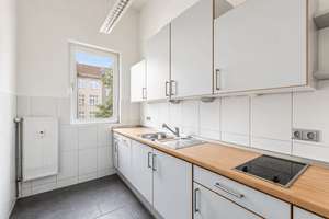 Großzügige Altbaueinheit mit sehr hohen Decken und Entwicklungspotenzial in ruhiger, zentraler Lage – Die vollständige Adresse der Immobilie erhältst du vom Anbieter., 10777 Schöneberg, Berlin – Vorschaubild 9
