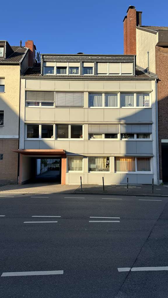 Zwei gepflegte  ETW's sowie zwei Garagen in guter Innenstadtlage von Düren zu verkaufen