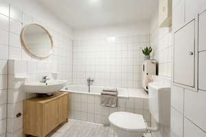 Sehr Schöne 2-Z.- DG-Wohnung mit Balkon, zentral in LEV, provisionsfrei von Privat  – 51373 Wiesdorf, Leverkusen – Vorschaubild 10