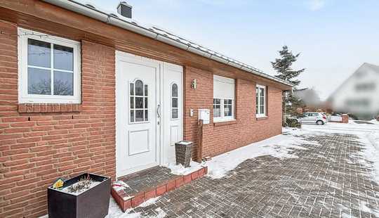 Bild von Alles, was das Herz begehrt: Heller Bungalow mit großem Garten und Carport in Edesse