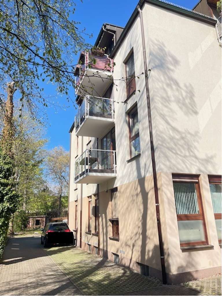 Immobilie in Markkleeberg - Zwei Eigentumswohnungen im Paket Ideale Kapitalanlage, Vermietet an einen Psychotherapeut + 2 Stpl. - Bild 1