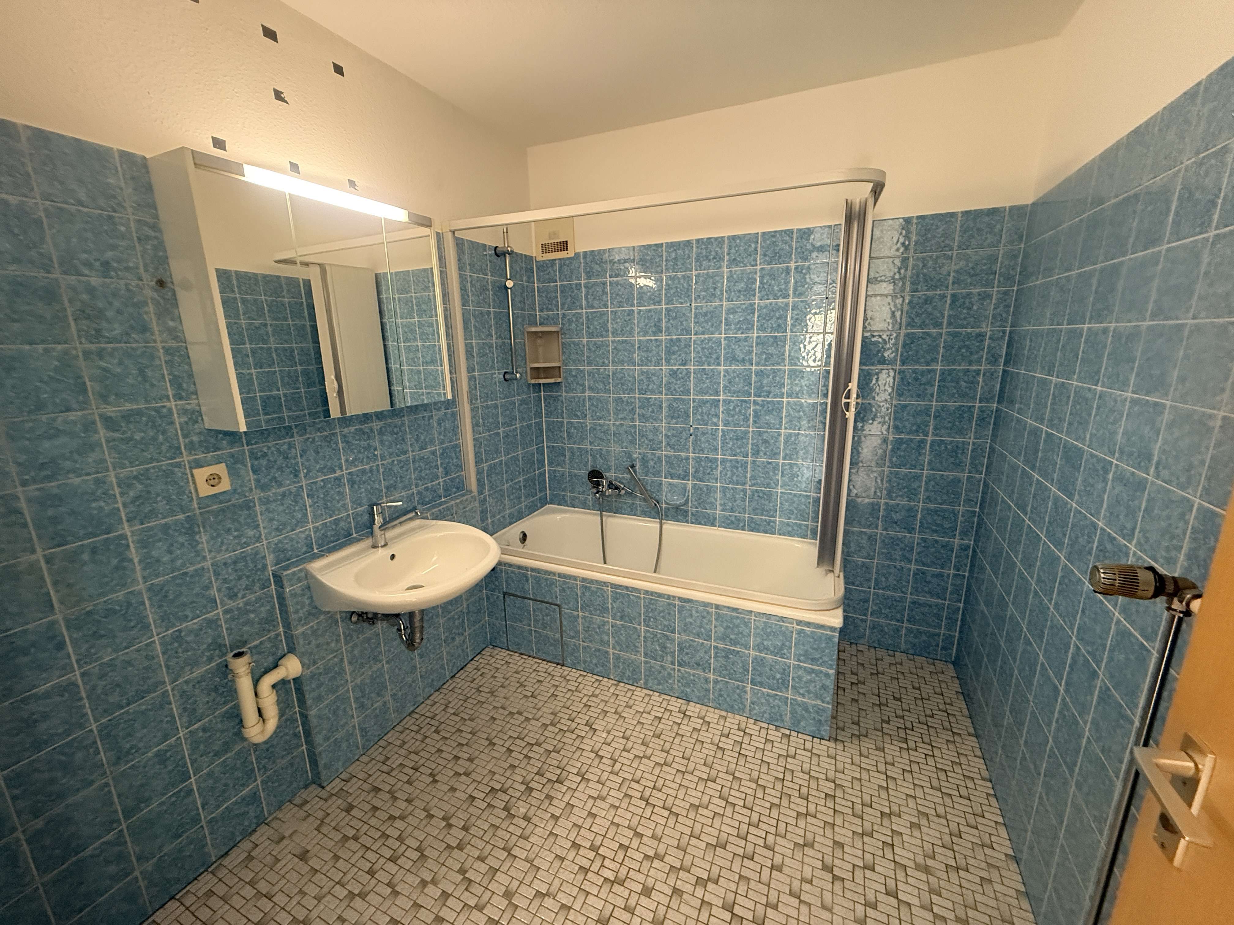 Immobilie in Niedernhall - Große 3 Zimmerwohnung mit 2 Balkone, Stellplatz und Aussicht auf die Weinberge - Bild 0