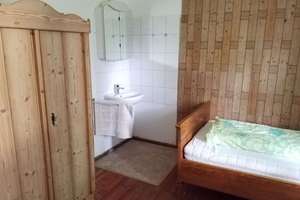 NUR FÜR STUDENTEN / PRAKTIKANTEN: 1 WG Zimmer in Einfamilienhaus mit Garten