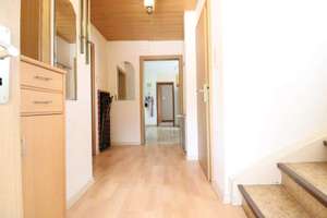 WRS Immobilien - Schlitz - Einfamilienhaus mit Scheune und großem Grundstück – Die vollständige Adresse der Immobilie erhältst du vom Anbieter., 36110 Schlitz – Vorschaubild 2