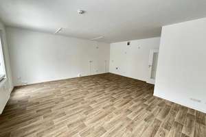 6-Raum-Etagenwohnungg mit 2 Bädern und 2 Balkonen – Albert-Köhler-Str. 55, 9122 Morgenleite, Chemnitz – Vorschaubild 1