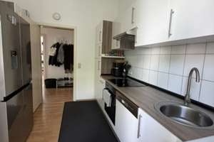 Altbau-Charme pur: 2-Zimmer-Wohnung mit Balkon mitten in Augsburg – kurzfristig bezugsfrei- – Volkhartstraße 18, 86152 Georgs- und Kreuzviertel, Augsburg – Vorschaubild 10