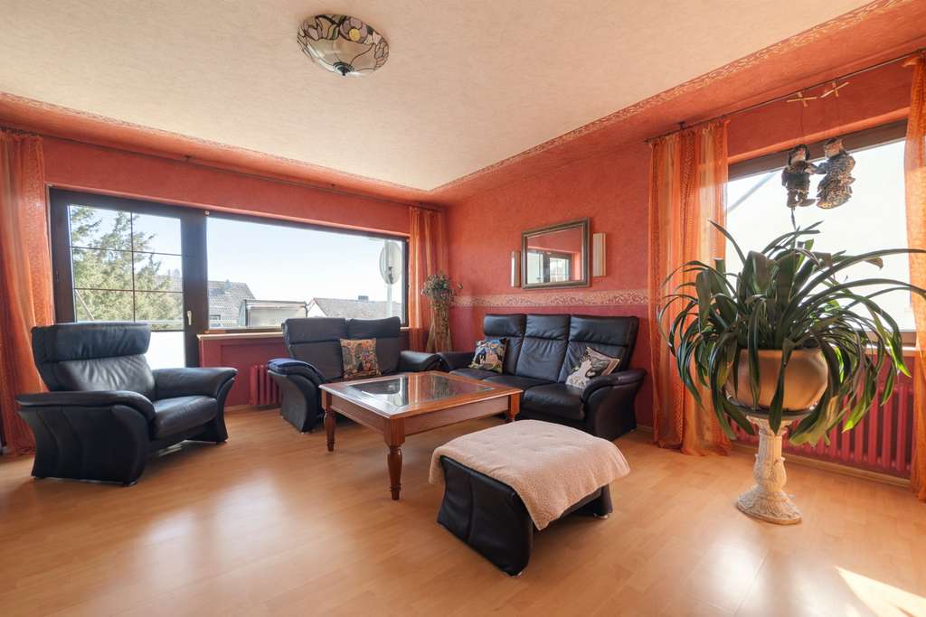 Immobilie in Wetzlar - Gepflegtes Zweifamilienhaus in Wetzlar-Dutenhofen - Bild 1