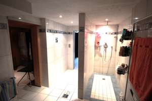 FREISTEHEND EXKLUSIV 1 FAM.-HS., 3 GARAGEN, 7 ZI./237 QM WFL., MARMOR, KAMIN, SAUNA IN KNITTKUHL – Am Wagenrast 35, 40629 Knittkuhl, Düsseldorf – Vorschaubild 26
