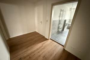 ERSTBEZUG! Moderne 2-Raum-Dachgeschosswohnung mit tollem Tageslichtbad & offener Wohnküche! – 2826 Innenstadt, Görlitz – Vorschaubild 16