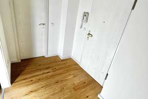 Modernisierte 2-Zimmer Wohnung mit Balkon und neuer Einbauküche, 1. OG in Frankfurt-Niederrad – Die vollständige Adresse der Immobilie erhältst du vom Anbieter., 60528 Niederrad, Frankfurt am Main – Vorschaubild 5